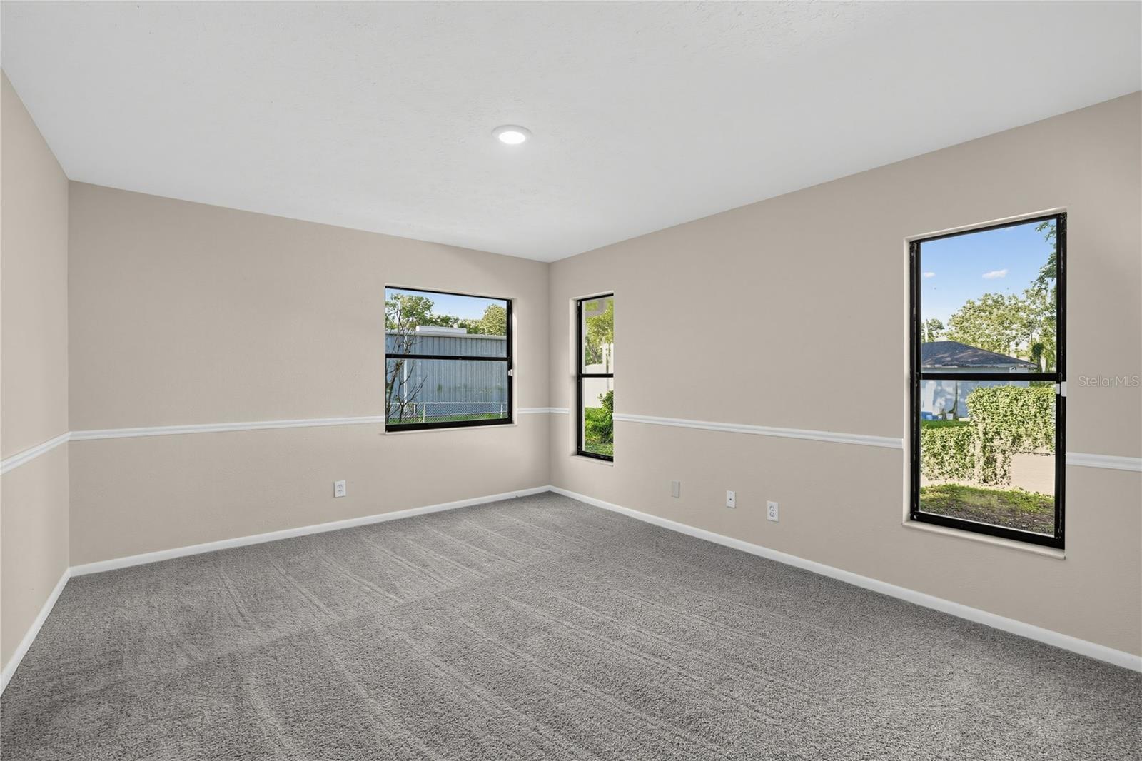 1005 HOLLYBERRY CT