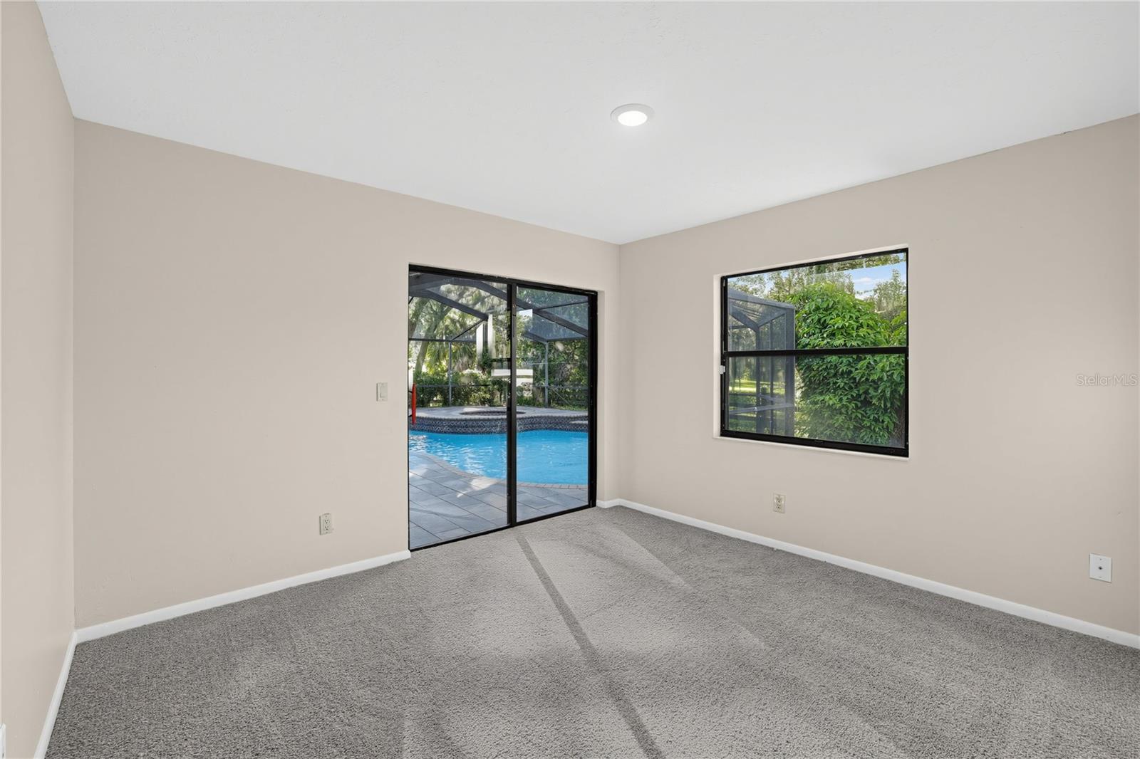 1005 HOLLYBERRY CT