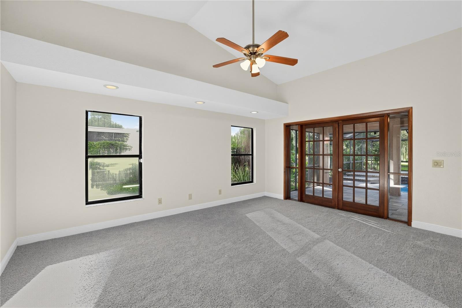 1005 HOLLYBERRY CT