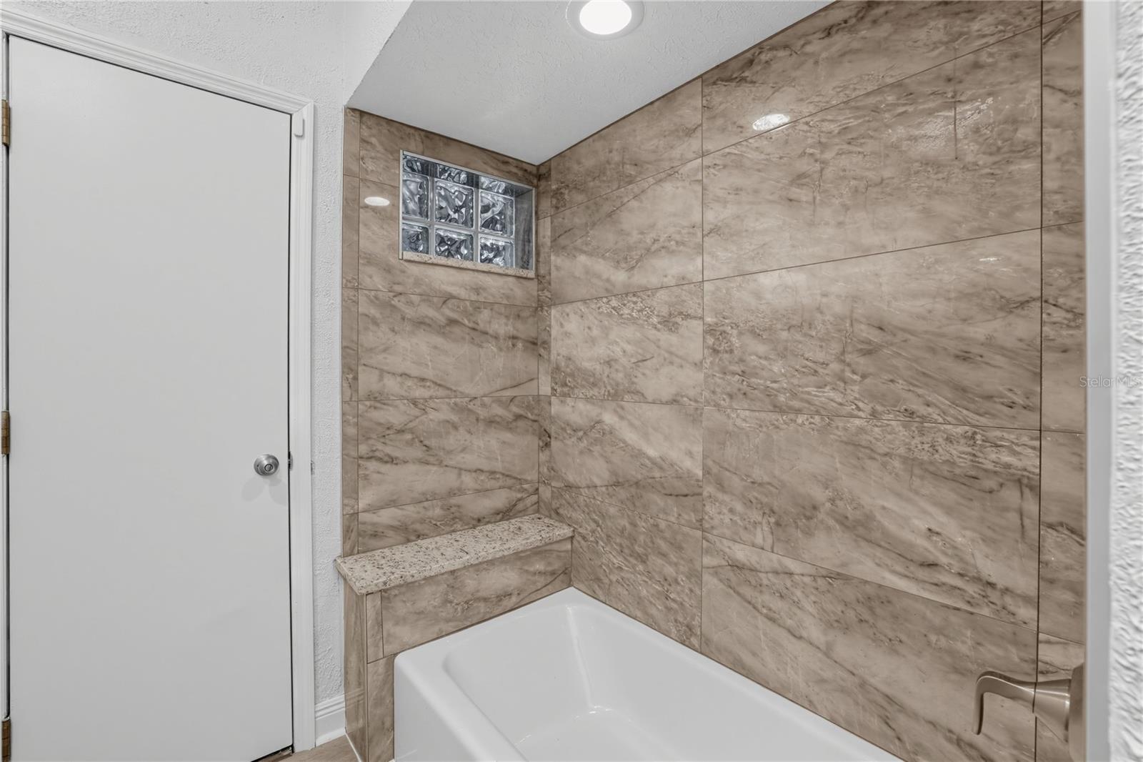 1005 HOLLYBERRY CT