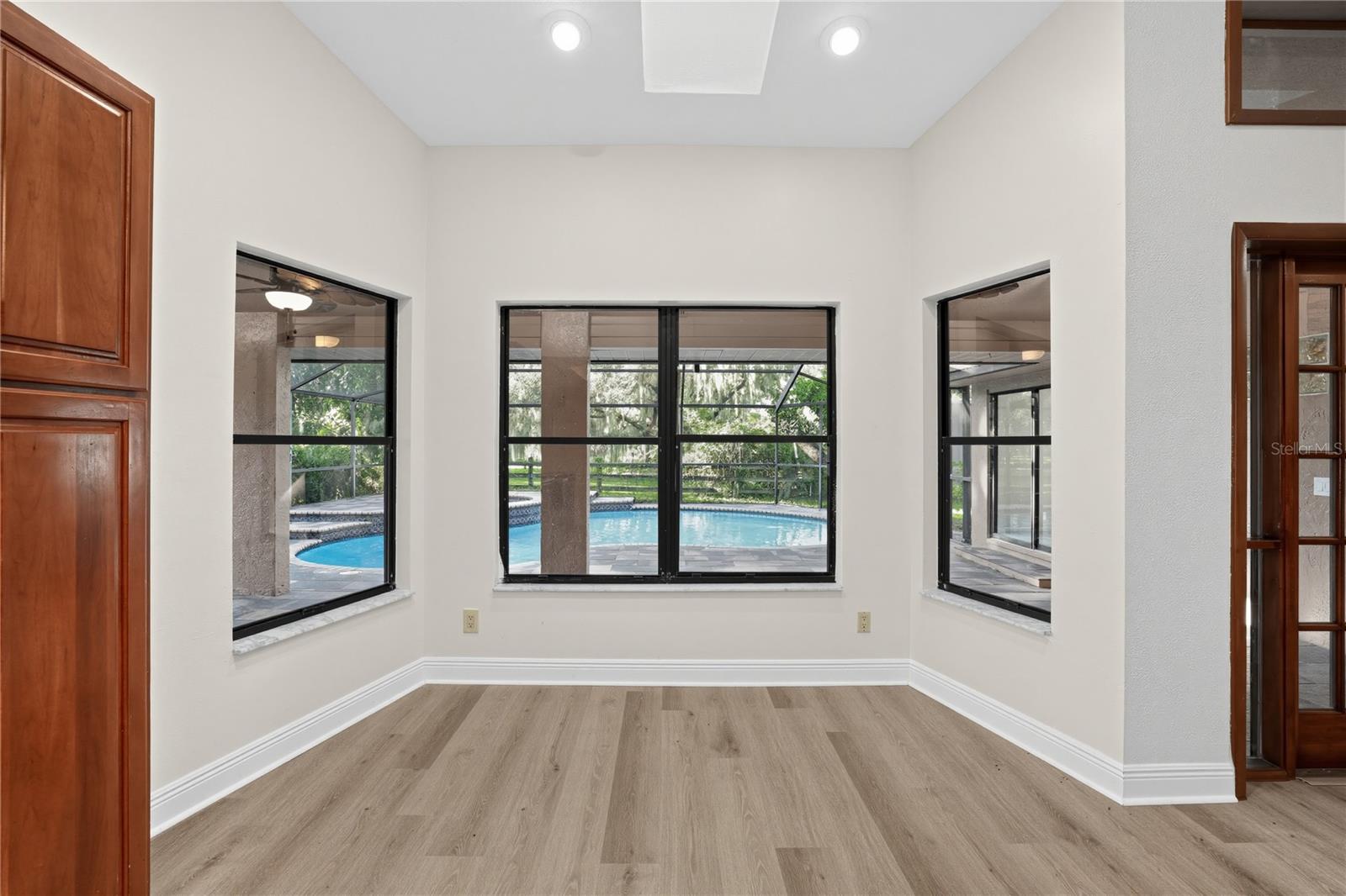 1005 HOLLYBERRY CT