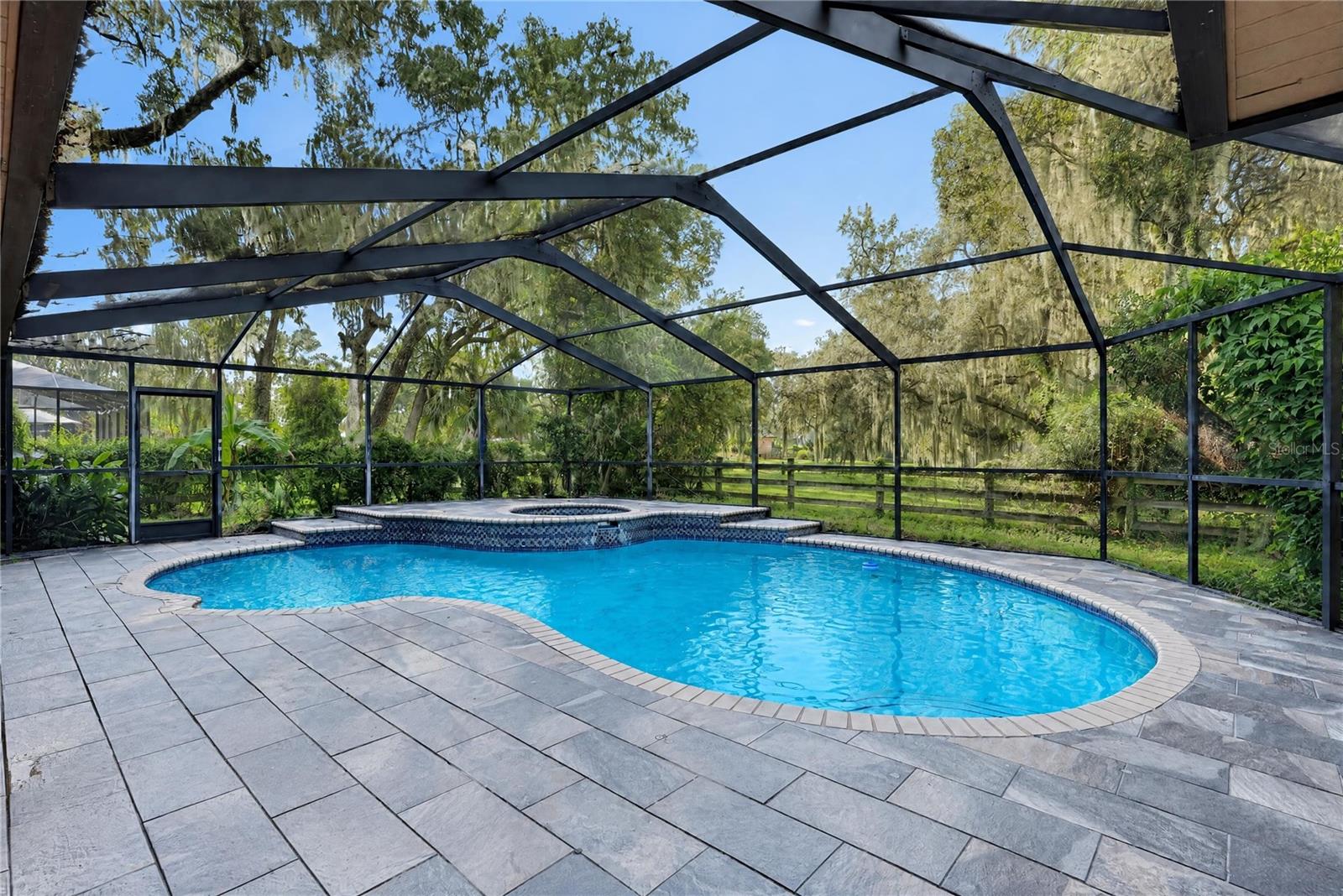 1005 HOLLYBERRY CT