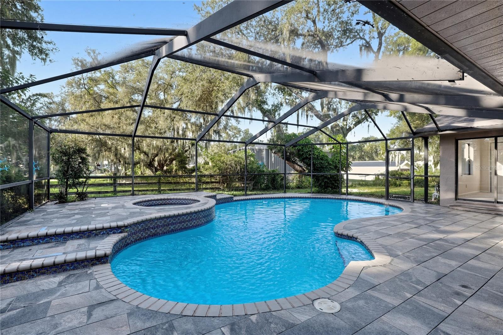 1005 HOLLYBERRY CT