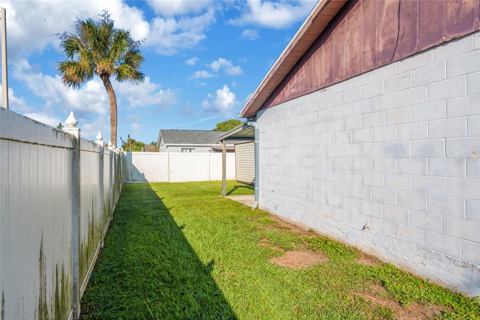 1002 PINE RIDGE CIR