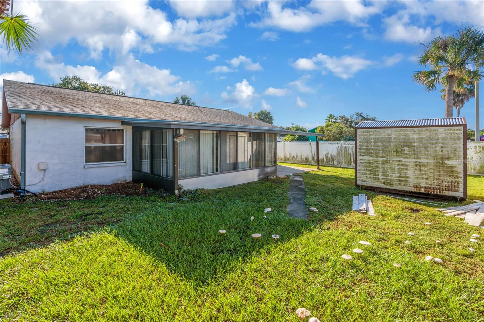 1002 PINE RIDGE CIR