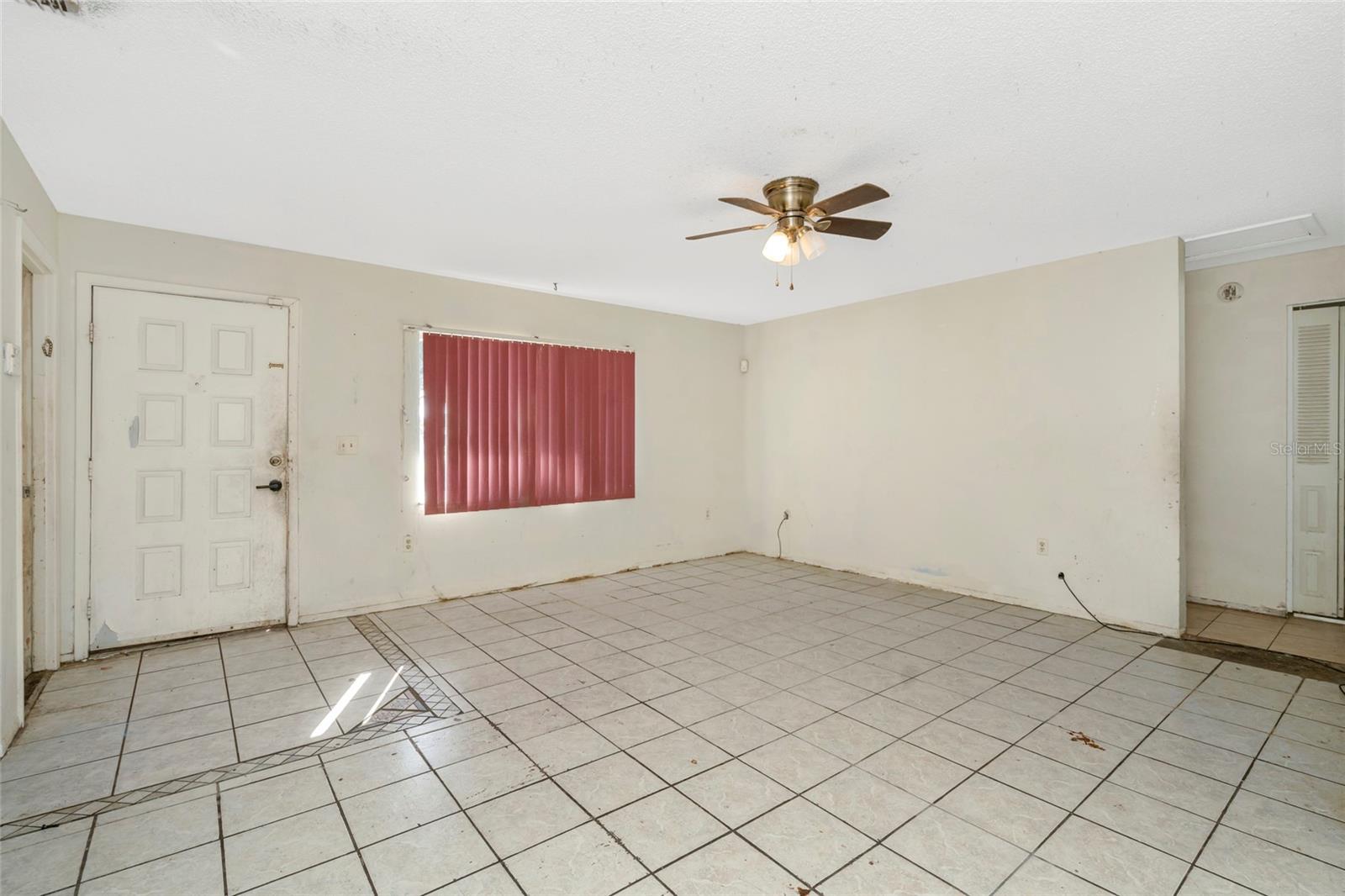 1002 PINE RIDGE CIR