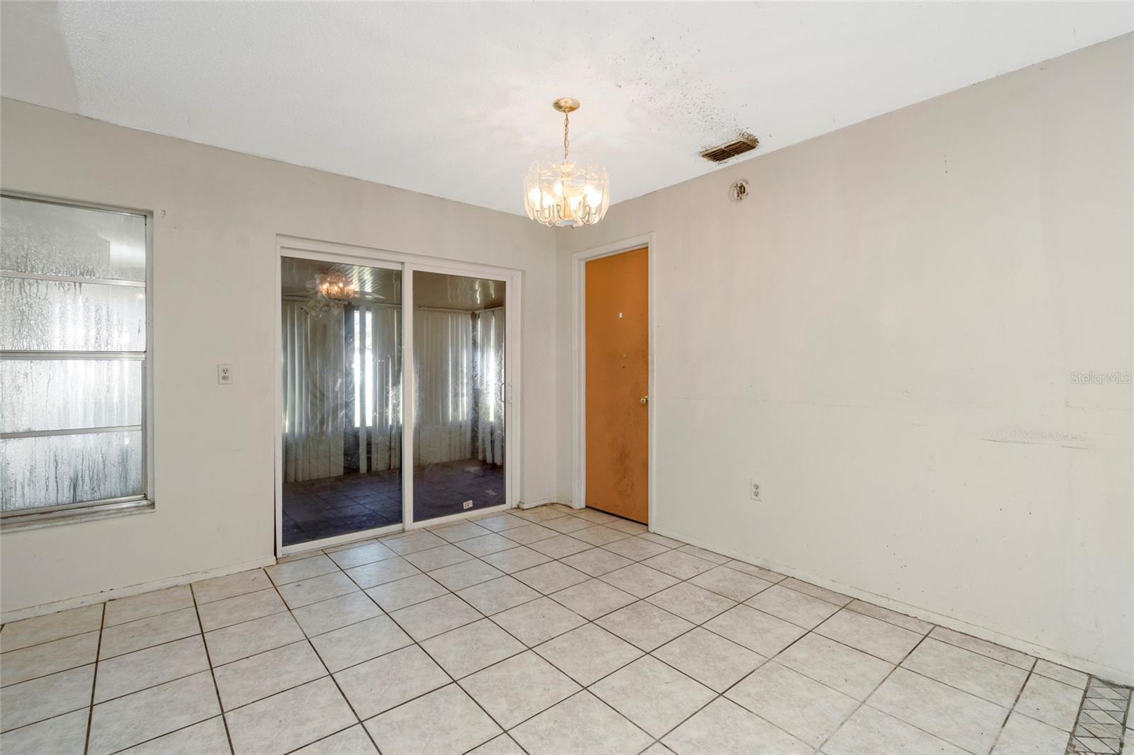 1002 PINE RIDGE CIR