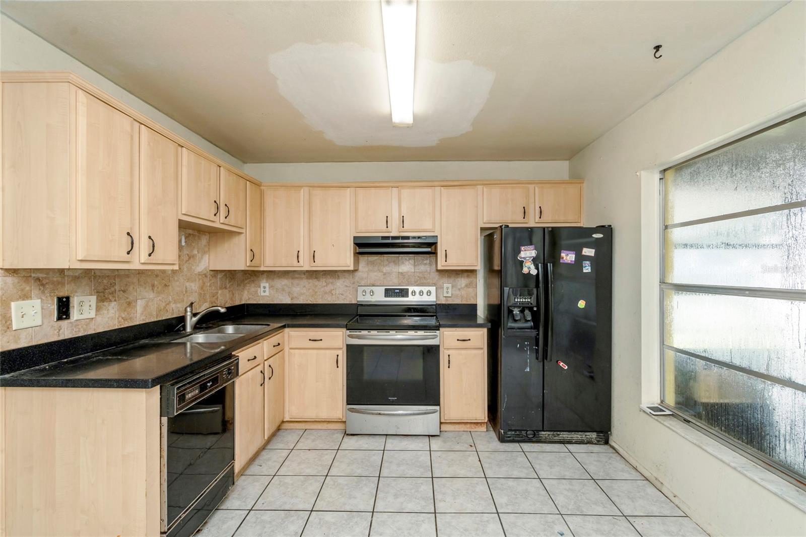 1002 PINE RIDGE CIR