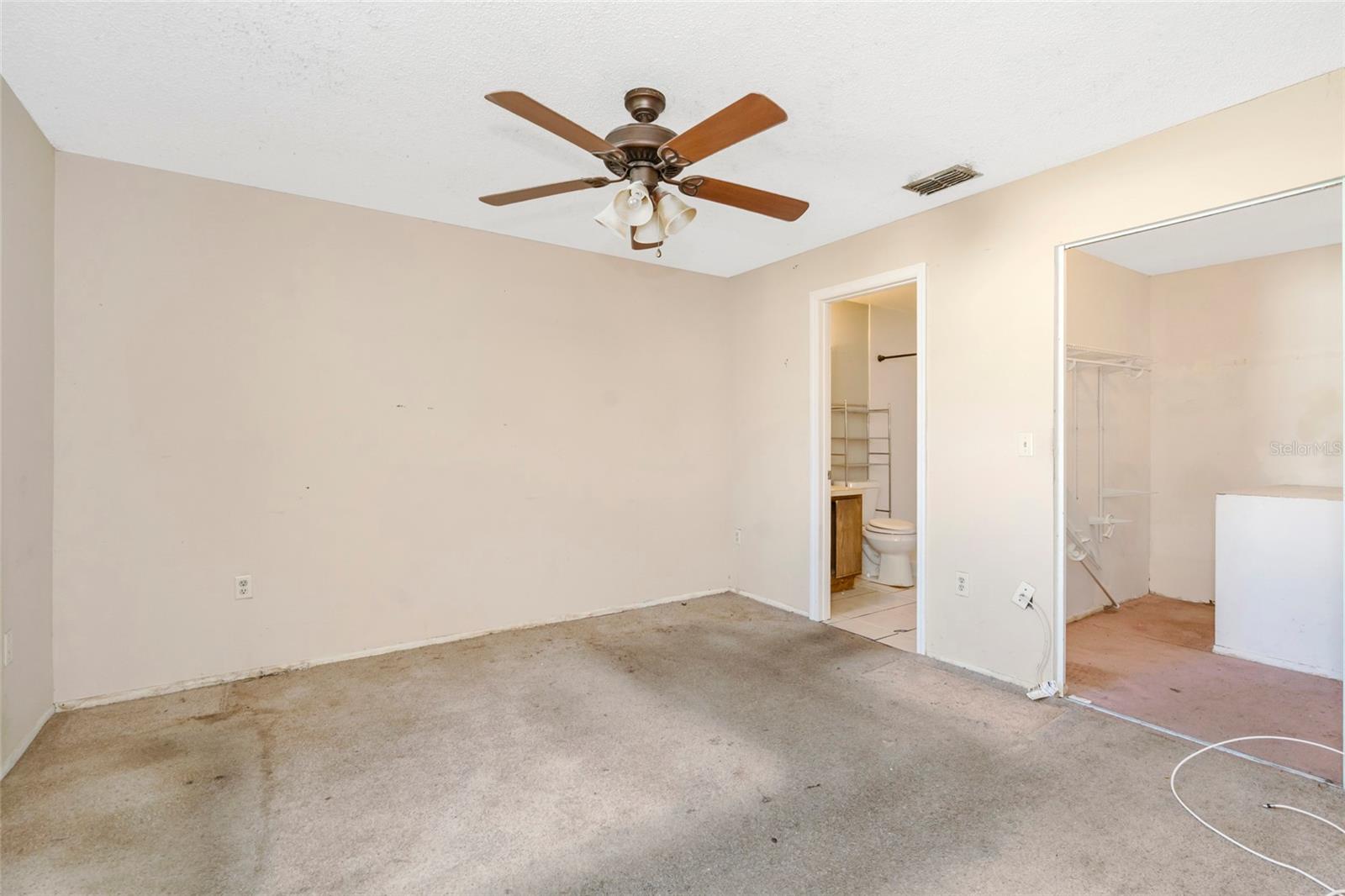 1002 PINE RIDGE CIR