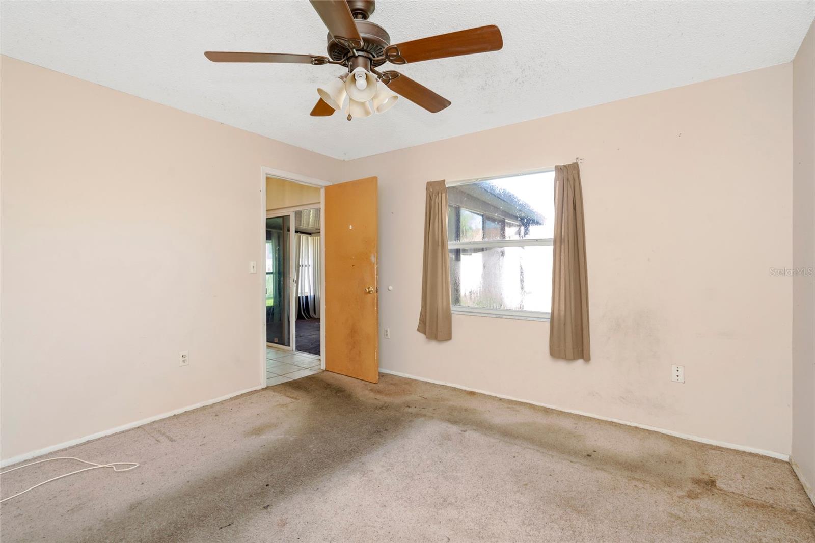 1002 PINE RIDGE CIR
