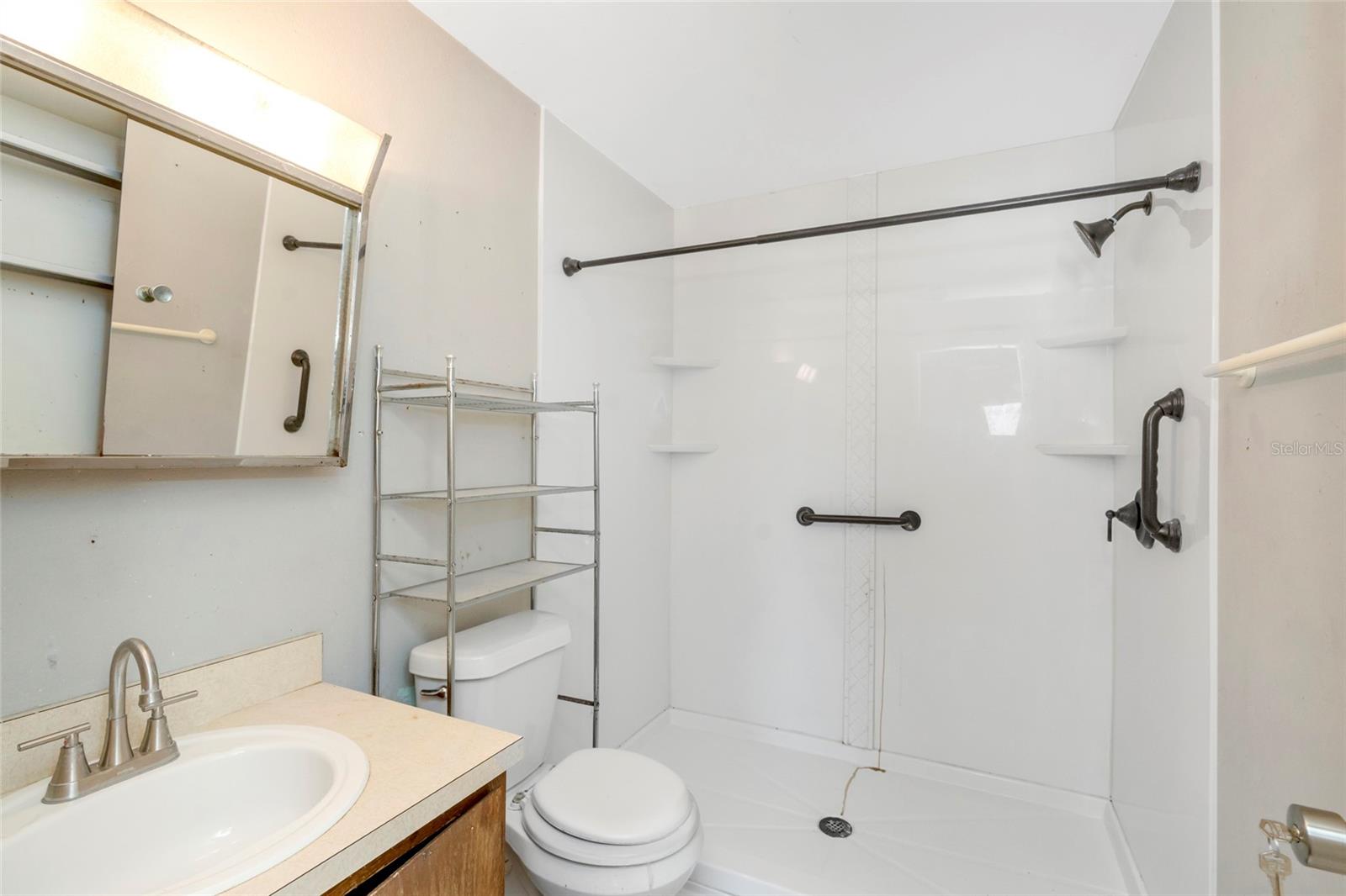 1002 PINE RIDGE CIR
