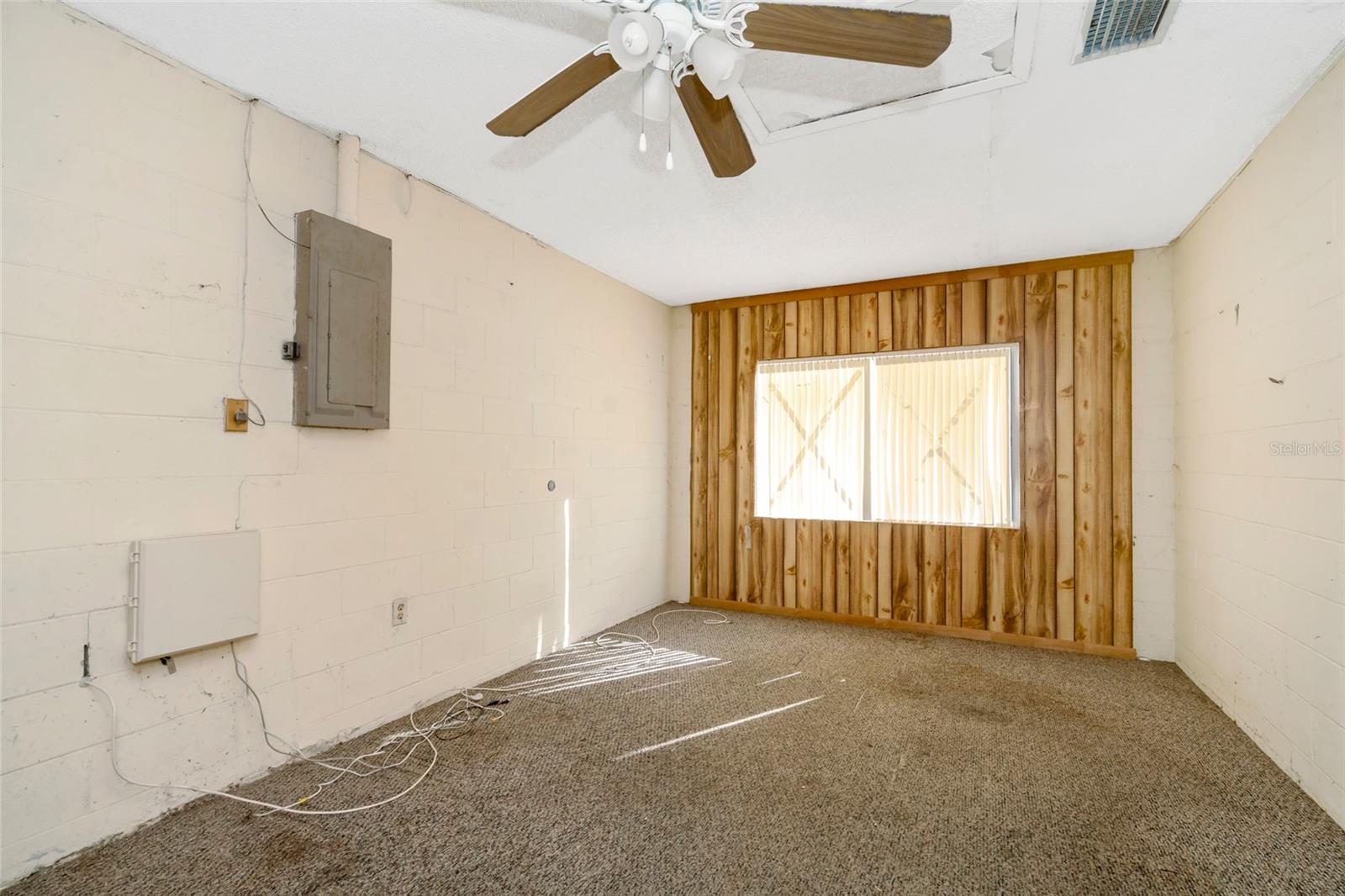1002 PINE RIDGE CIR
