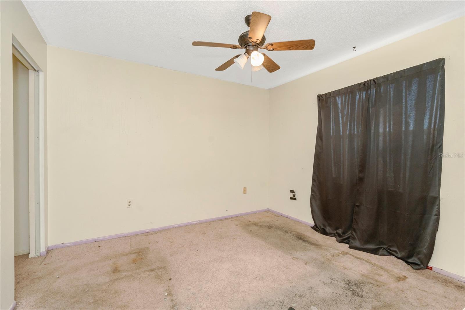 1002 PINE RIDGE CIR