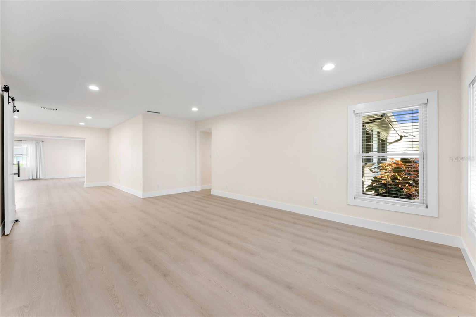 3912 FONTAINEBLEAU DR