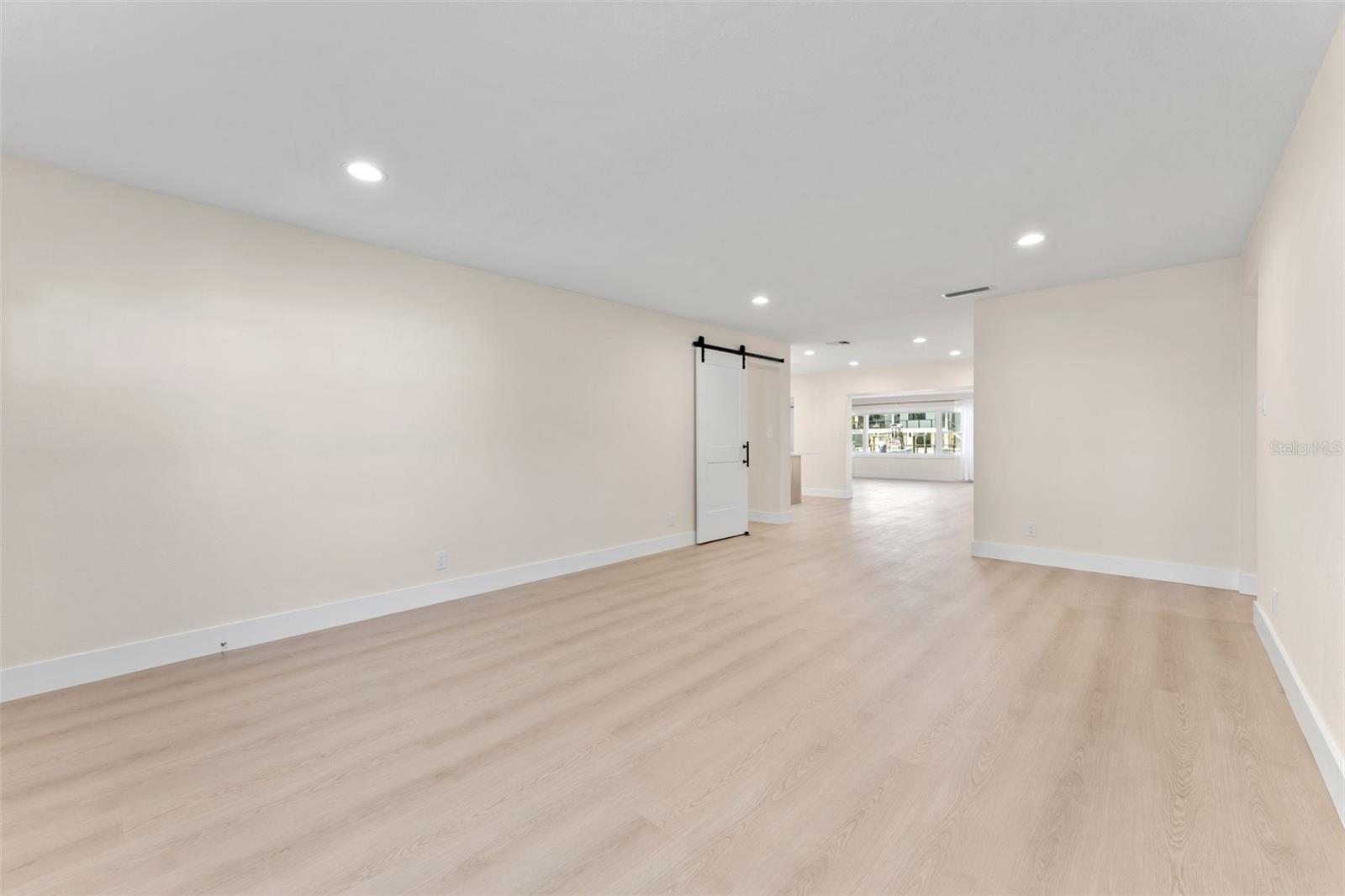 3912 FONTAINEBLEAU DR