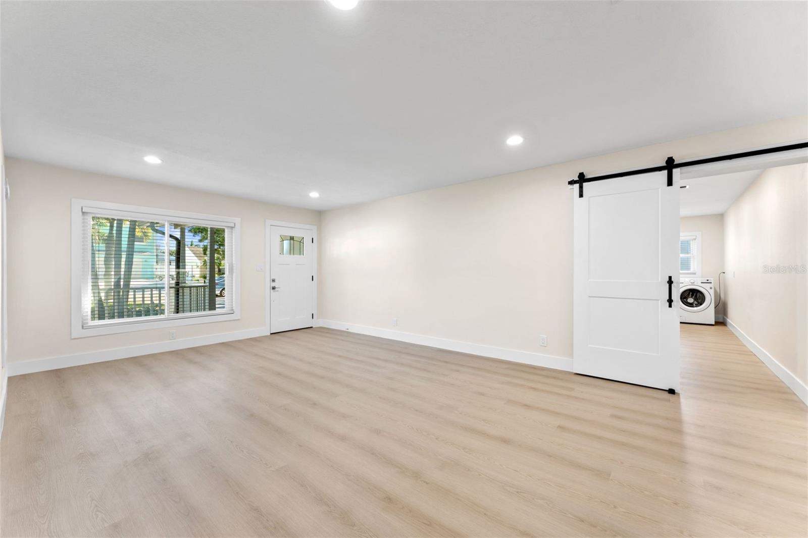 3912 FONTAINEBLEAU DR