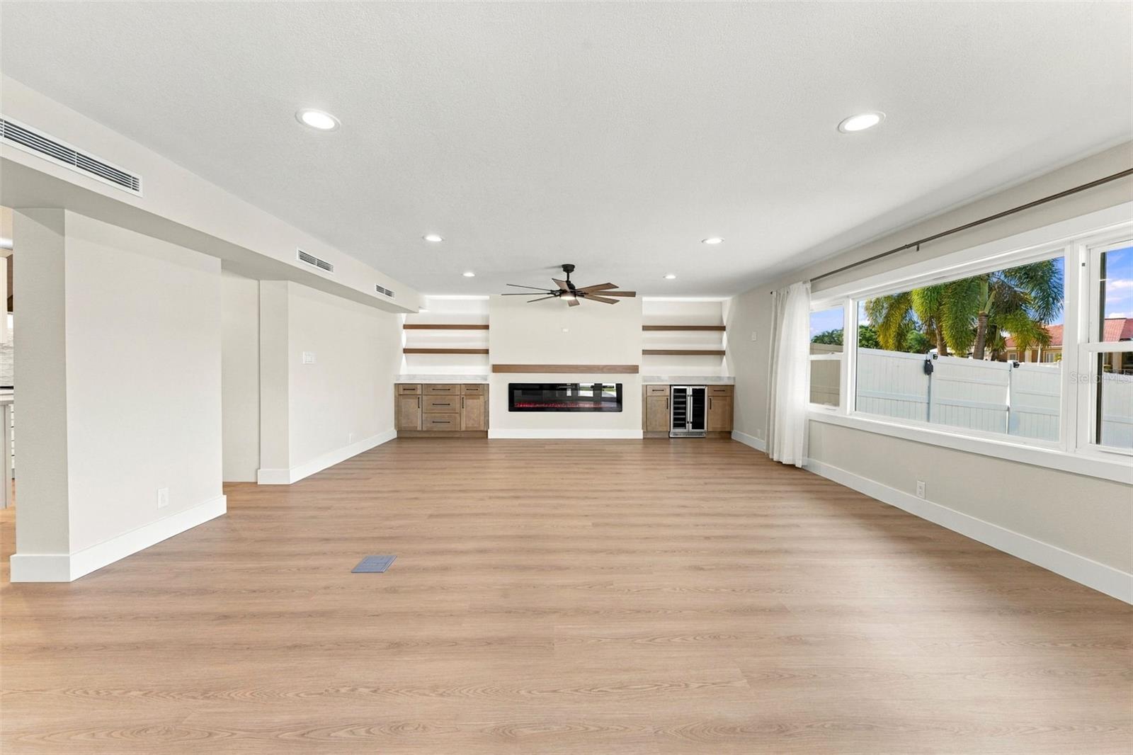 3912 FONTAINEBLEAU DR