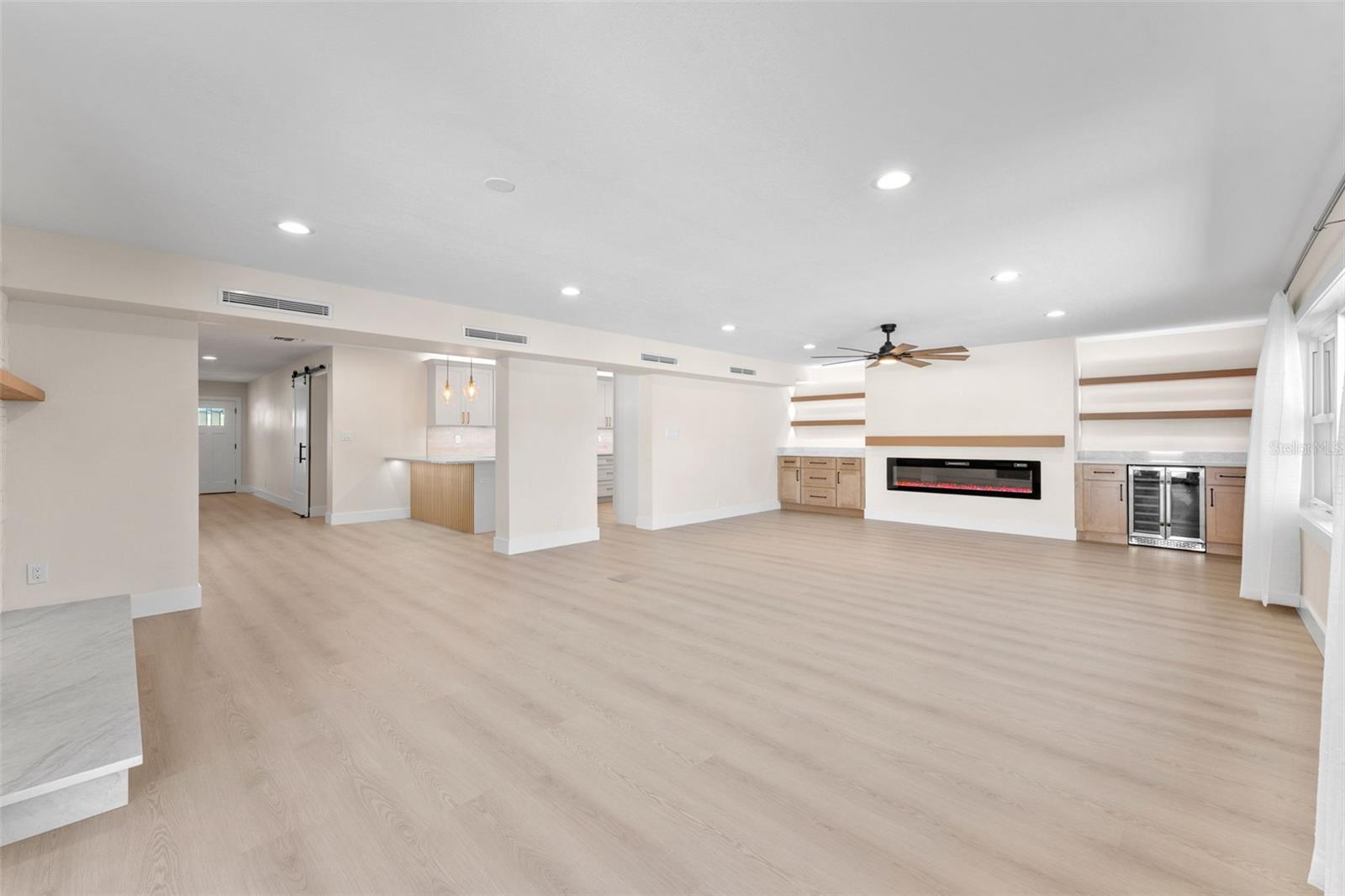 3912 FONTAINEBLEAU DR