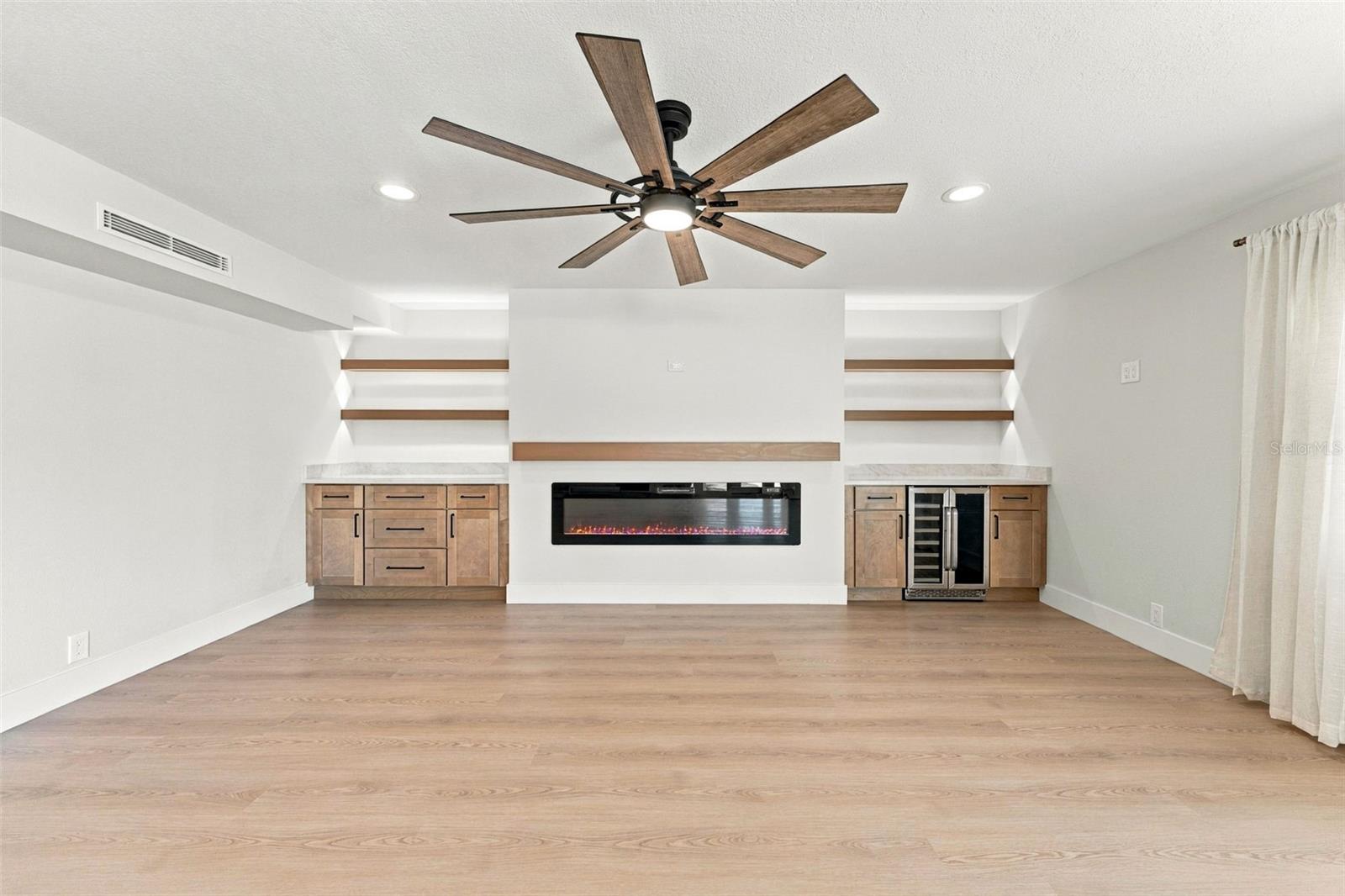 3912 FONTAINEBLEAU DR