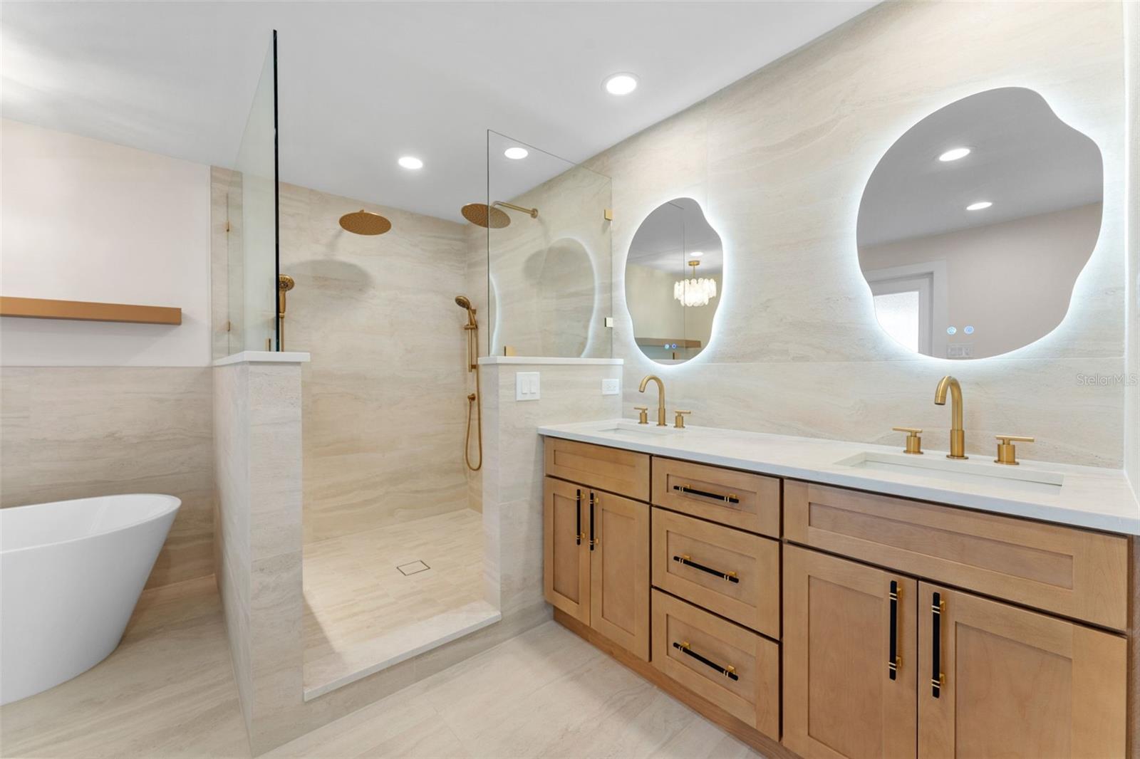3912 FONTAINEBLEAU DR