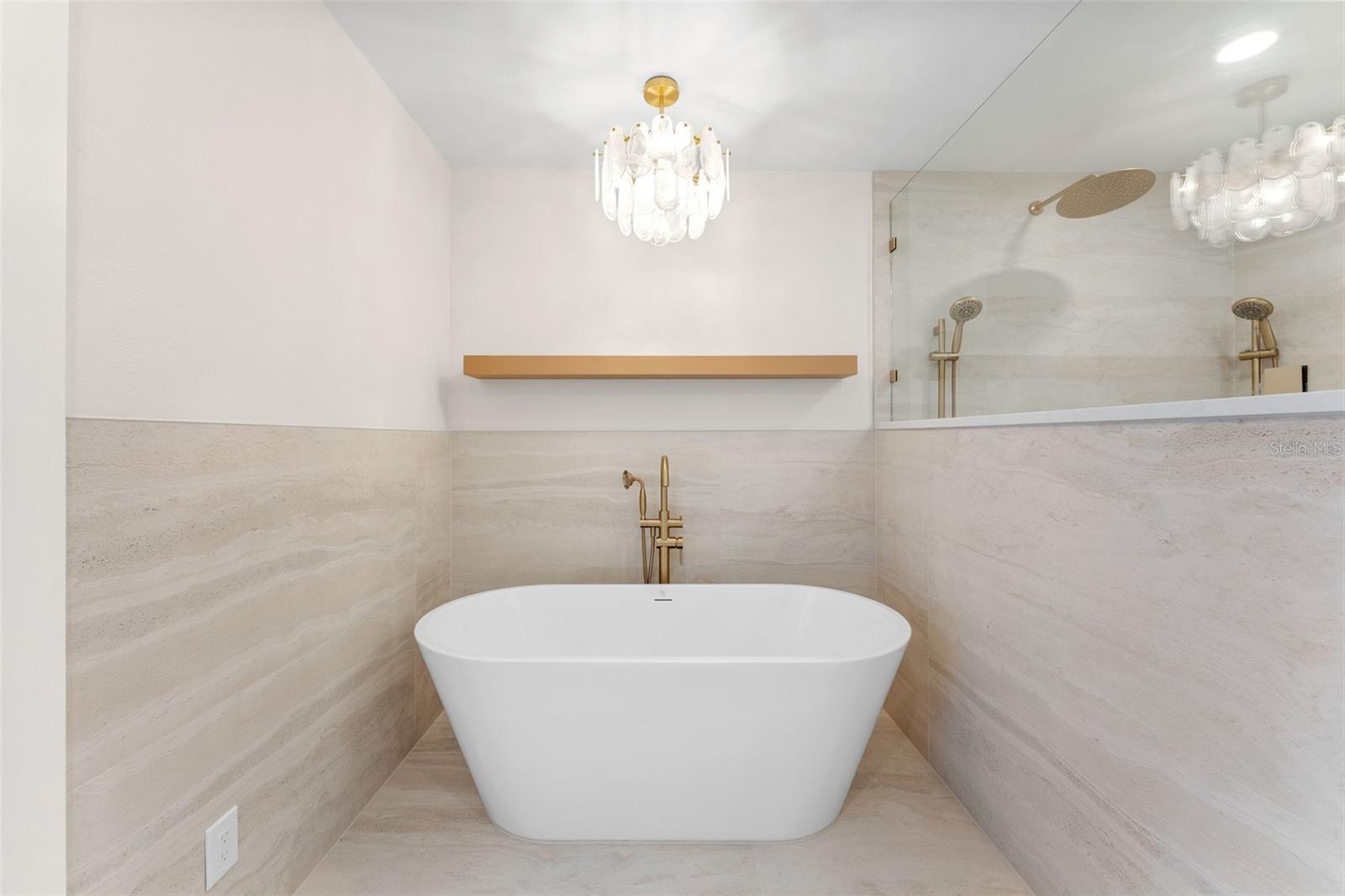 3912 FONTAINEBLEAU DR