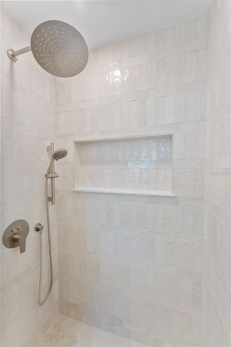 3912 FONTAINEBLEAU DR