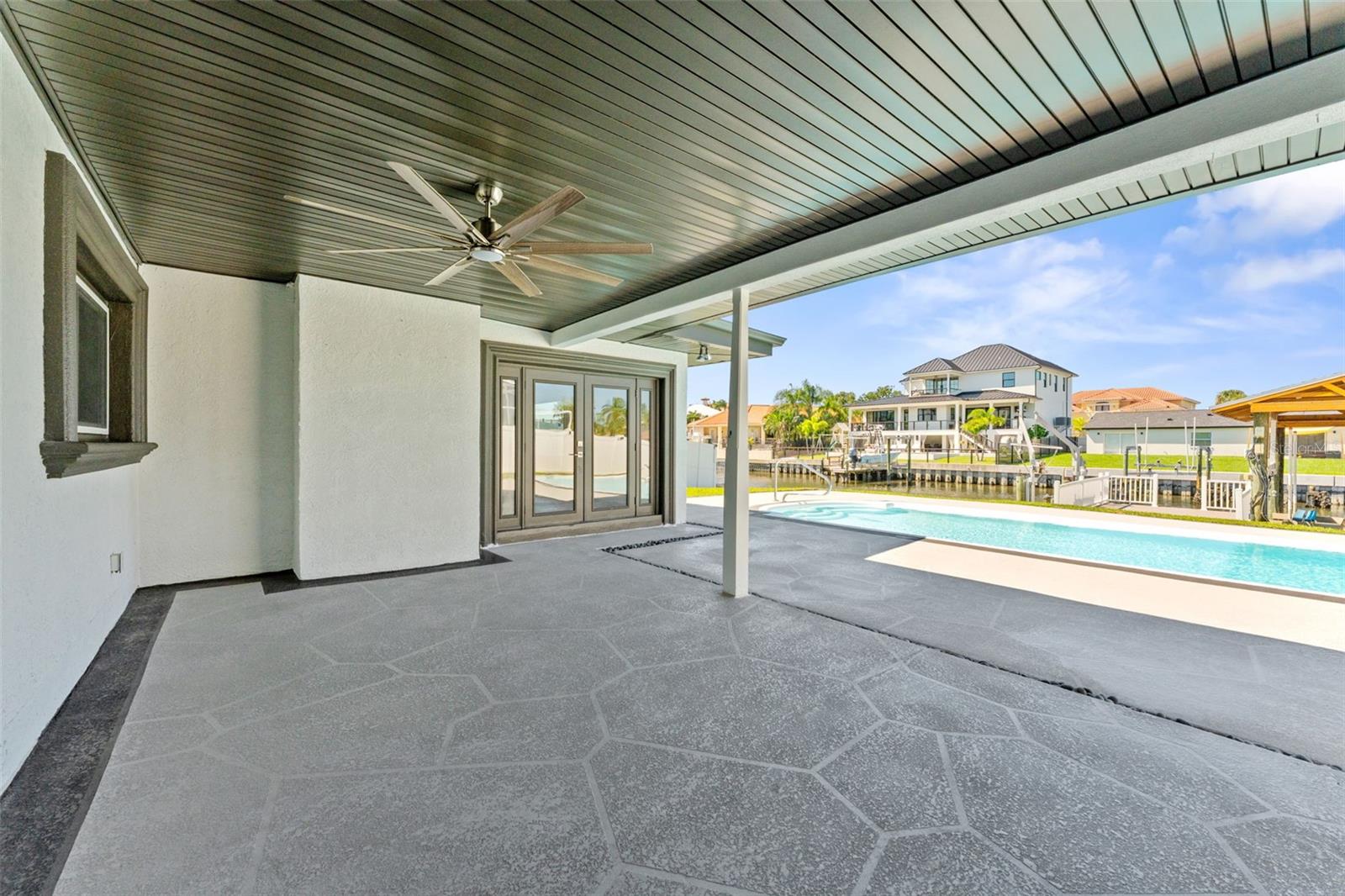 3912 FONTAINEBLEAU DR