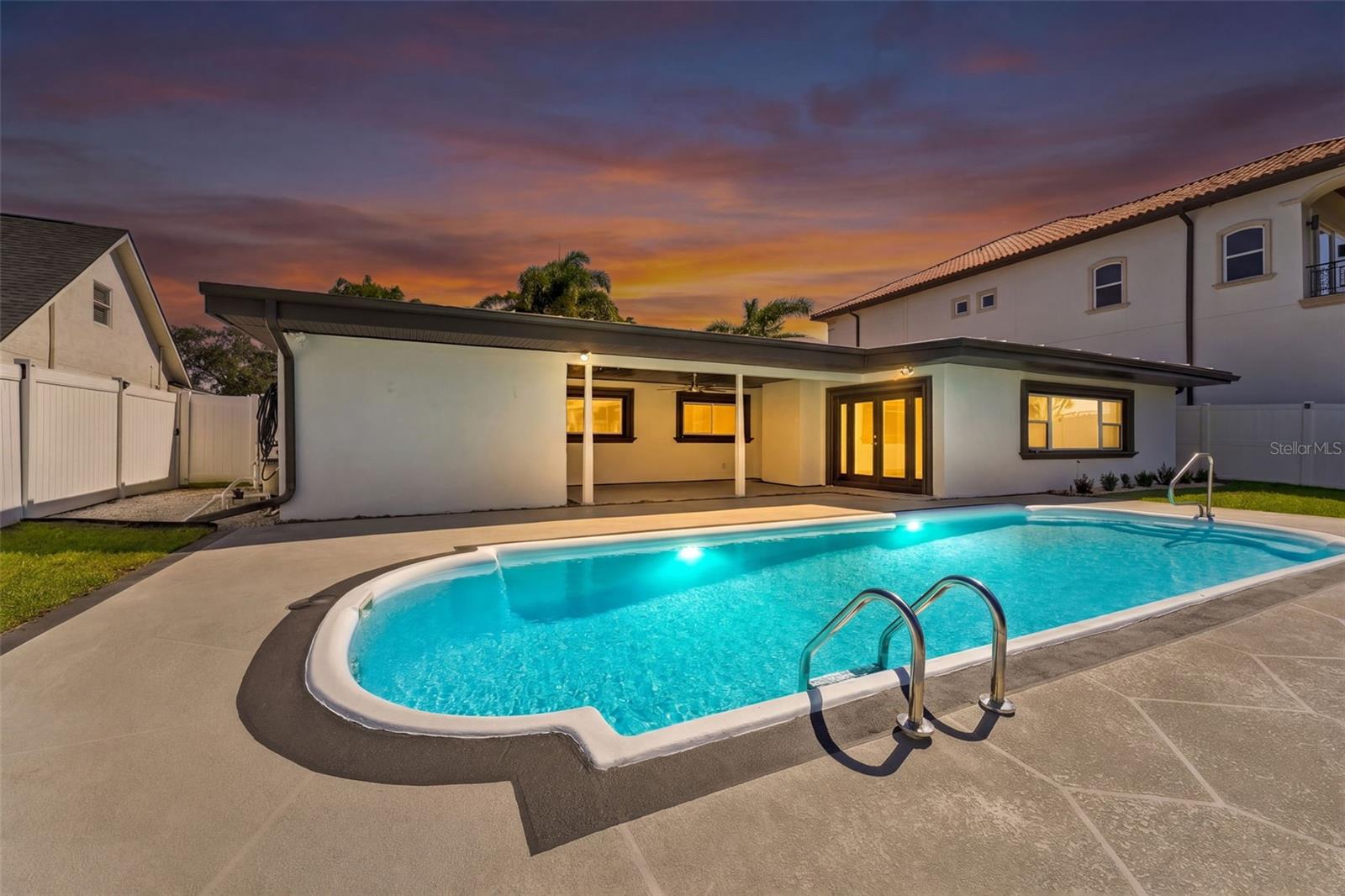 3912 FONTAINEBLEAU DR