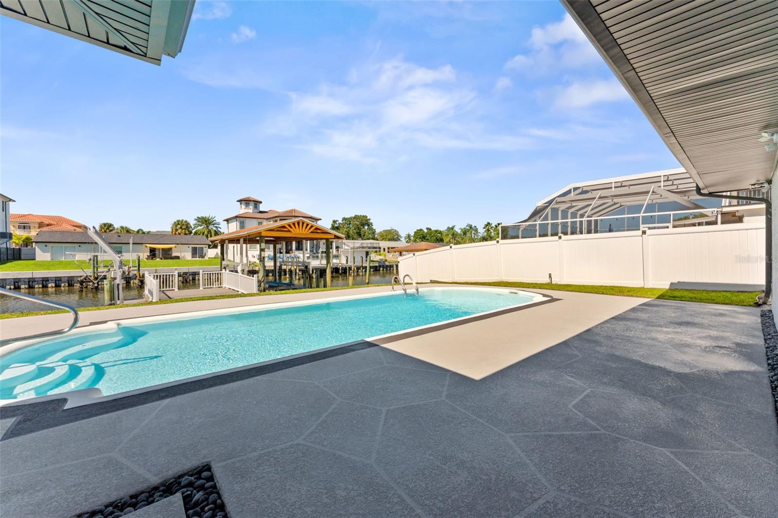 3912 FONTAINEBLEAU DR