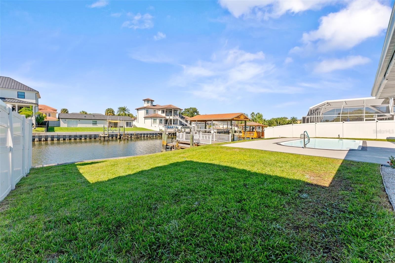 3912 FONTAINEBLEAU DR
