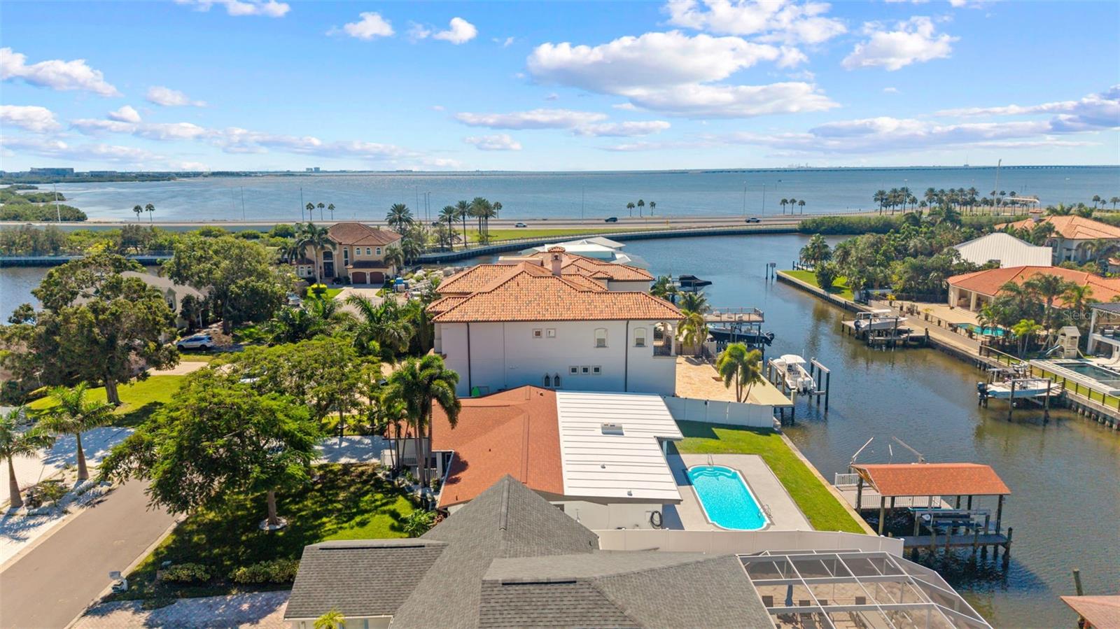 3912 FONTAINEBLEAU DR