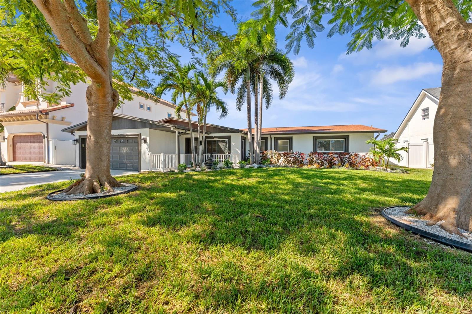 3912 FONTAINEBLEAU DR