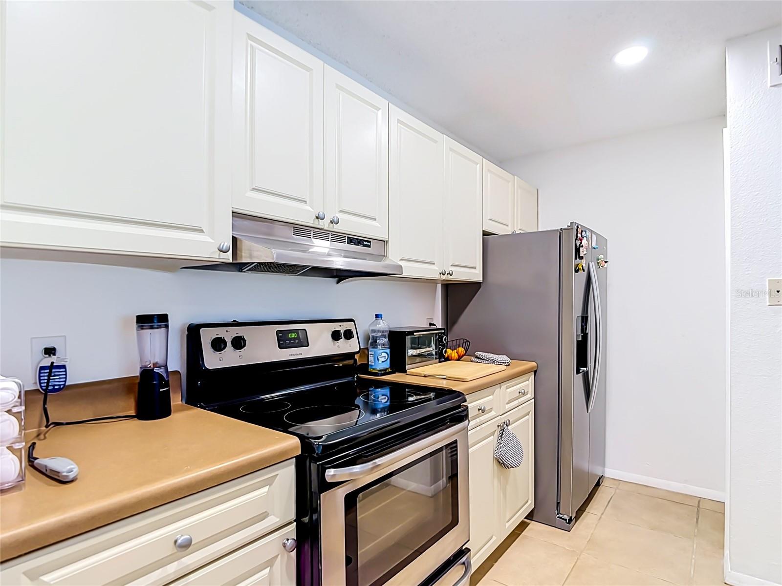 9481 HIGHLAND OAK DR #1202