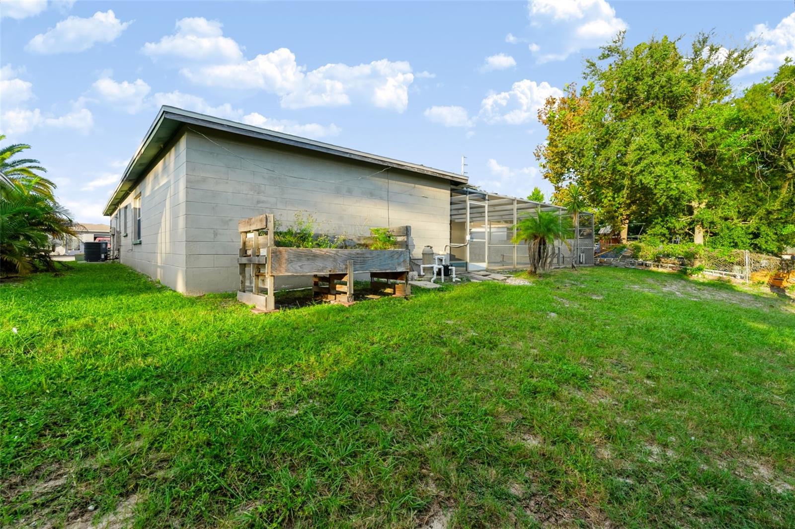8040 SAYBROOK DR
