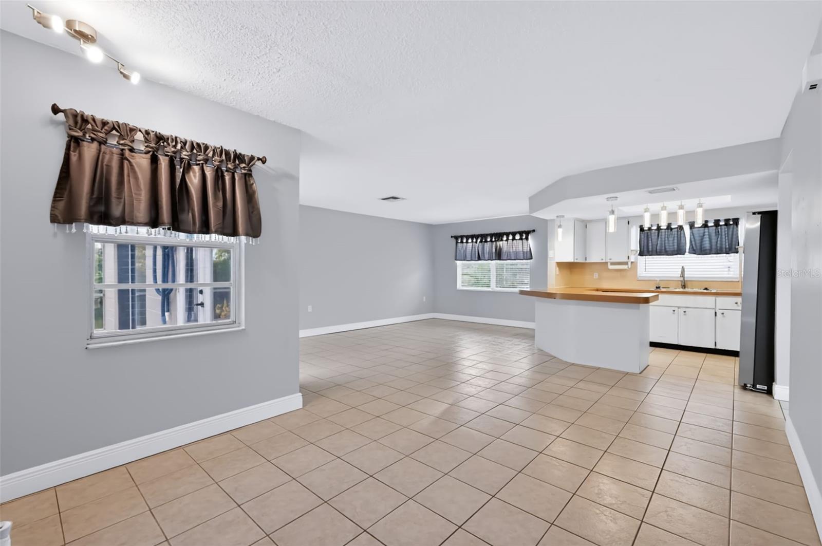 8040 SAYBROOK DR