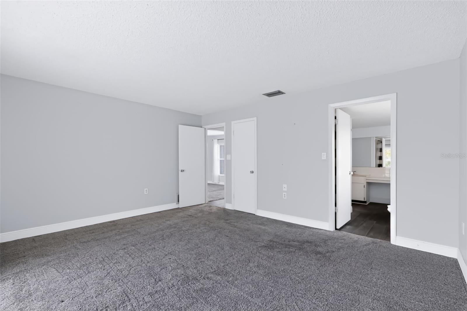 8040 SAYBROOK DR