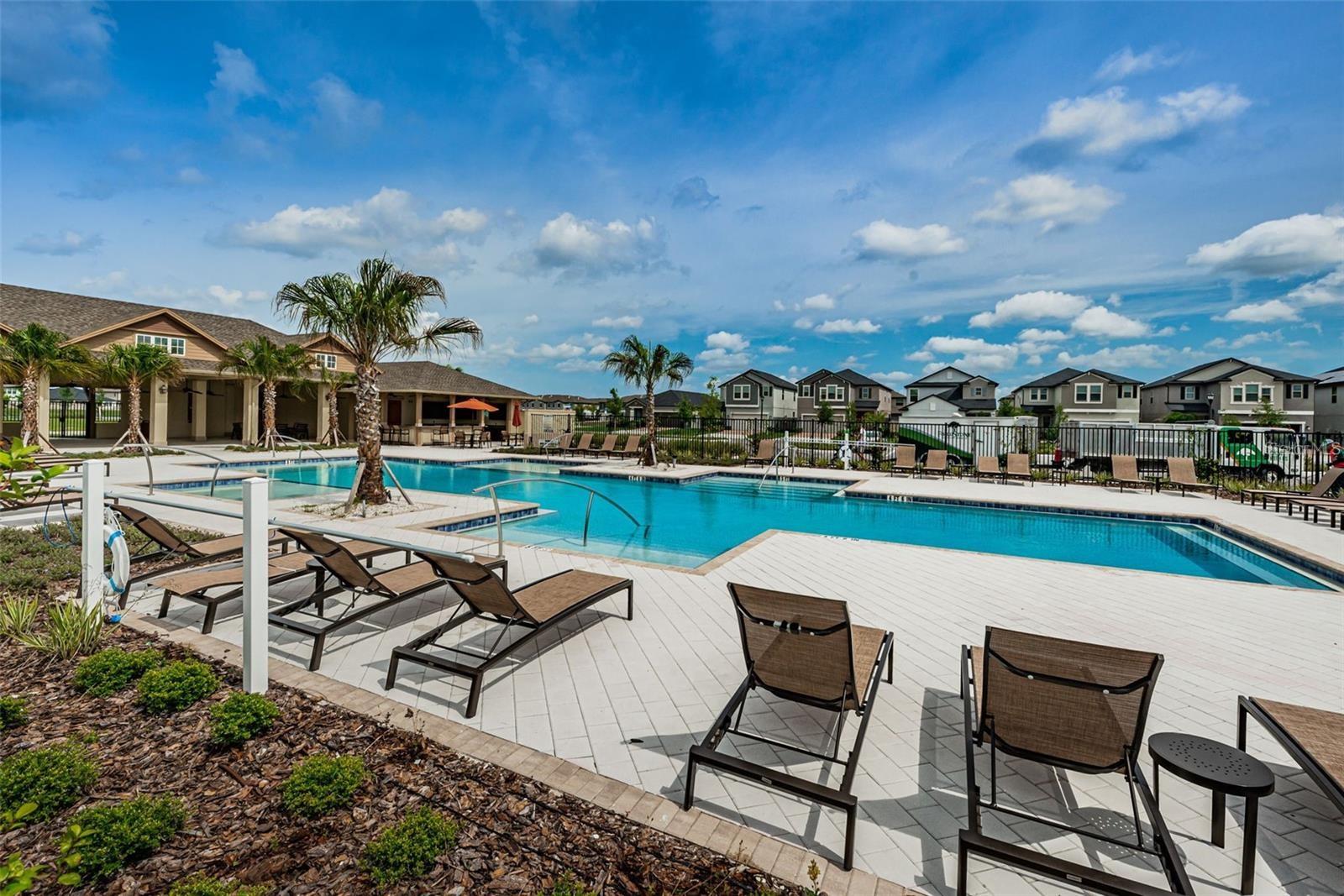 8327 CRESCENT OAKS DR