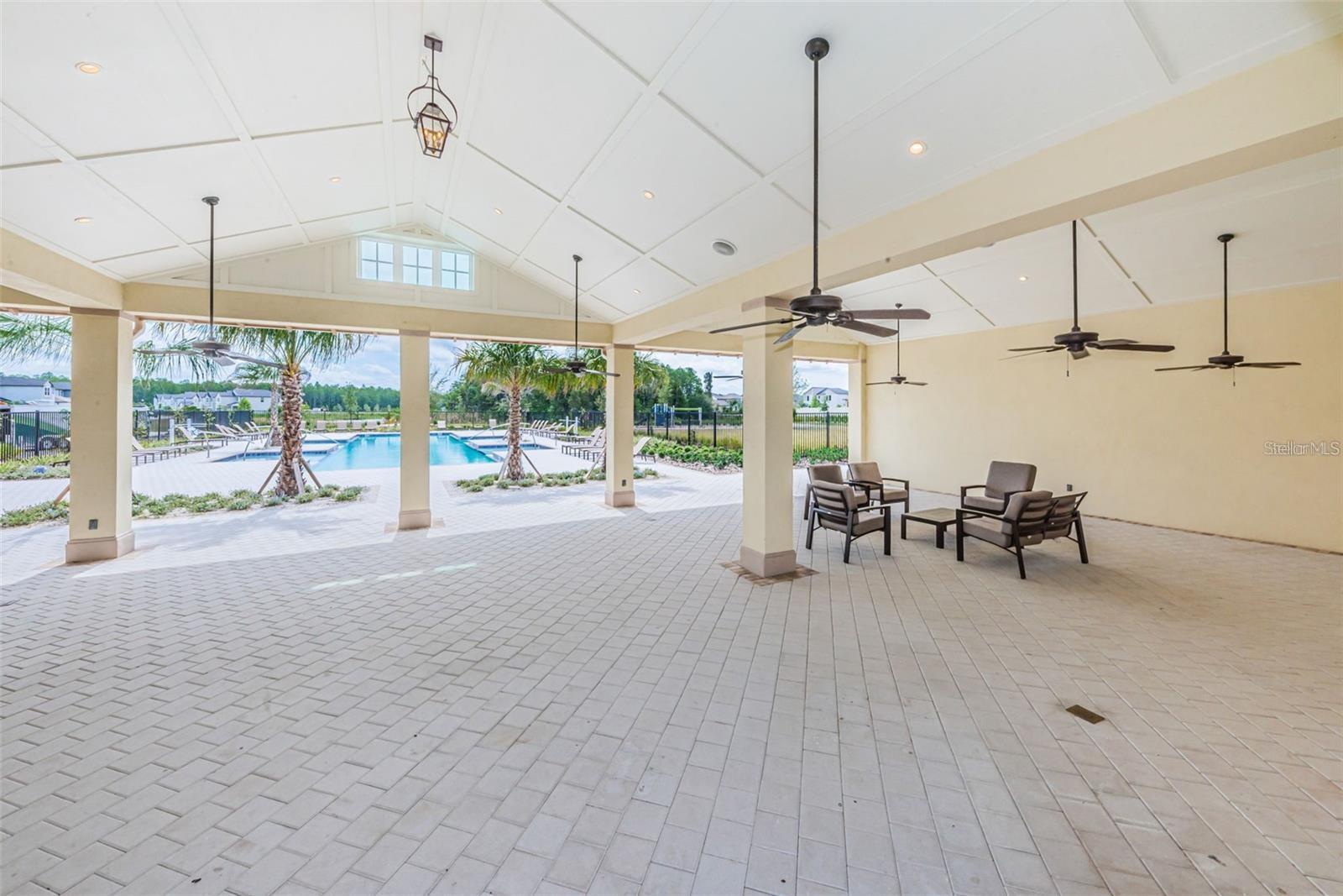 8327 CRESCENT OAKS DR