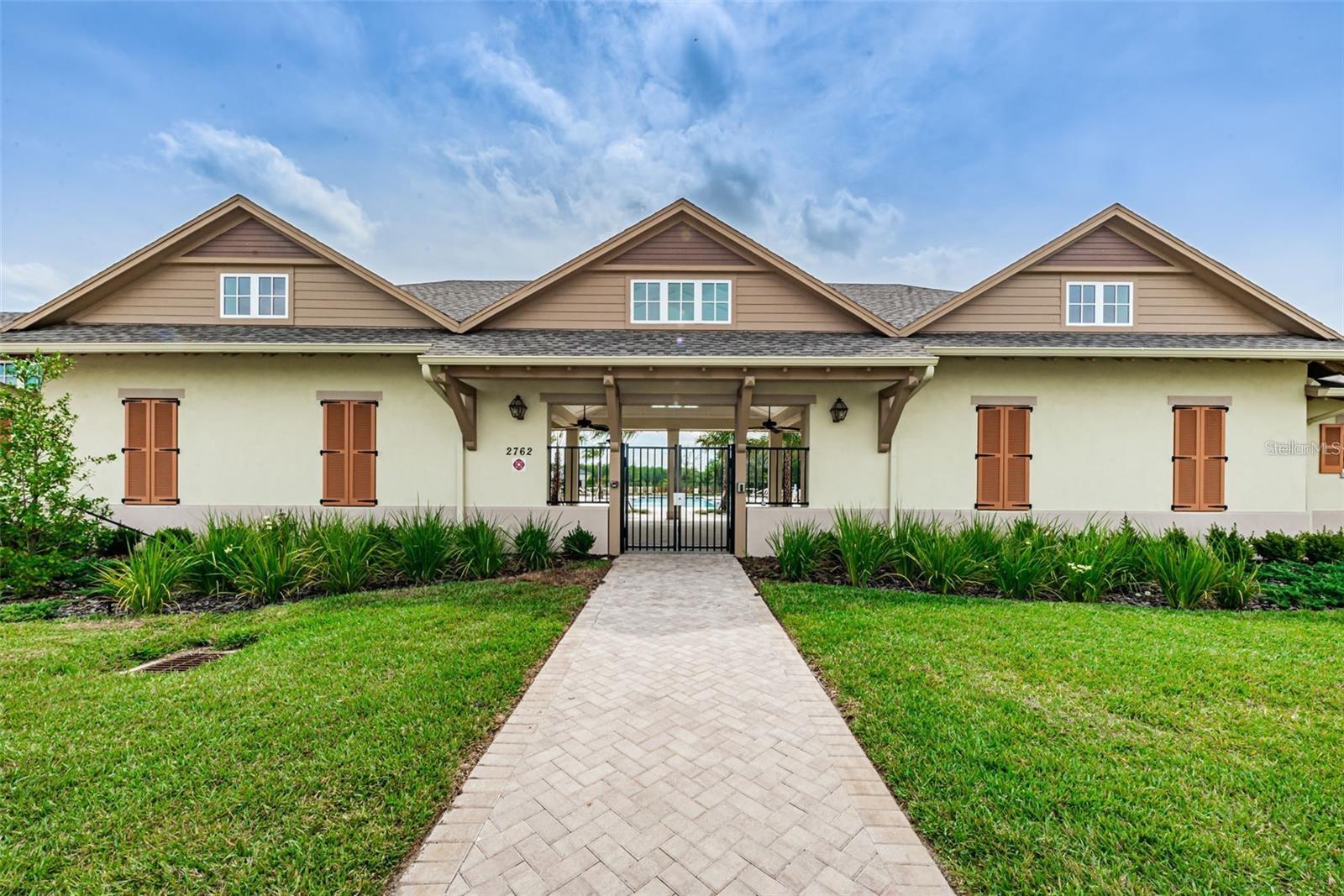 8327 CRESCENT OAKS DR