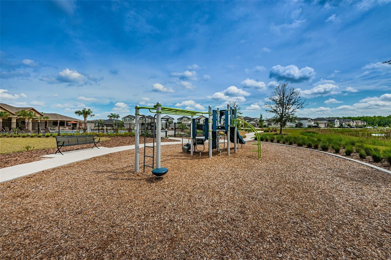 8327 CRESCENT OAKS DR