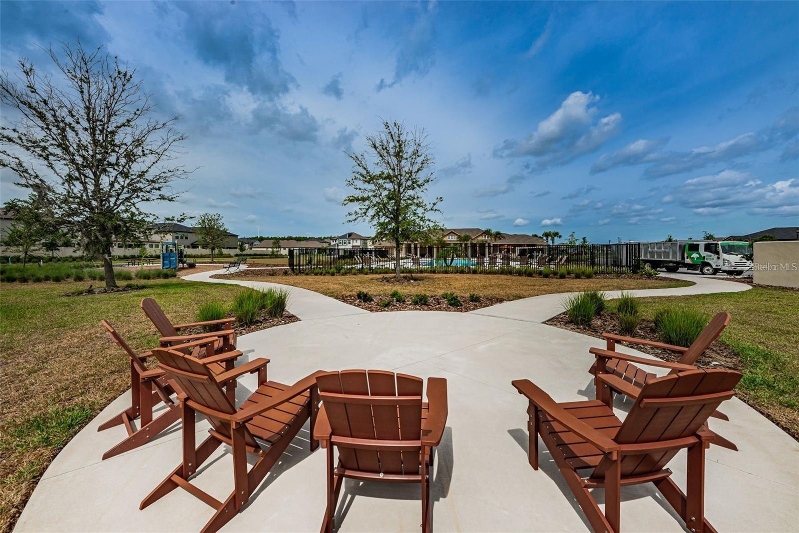 8327 CRESCENT OAKS DR