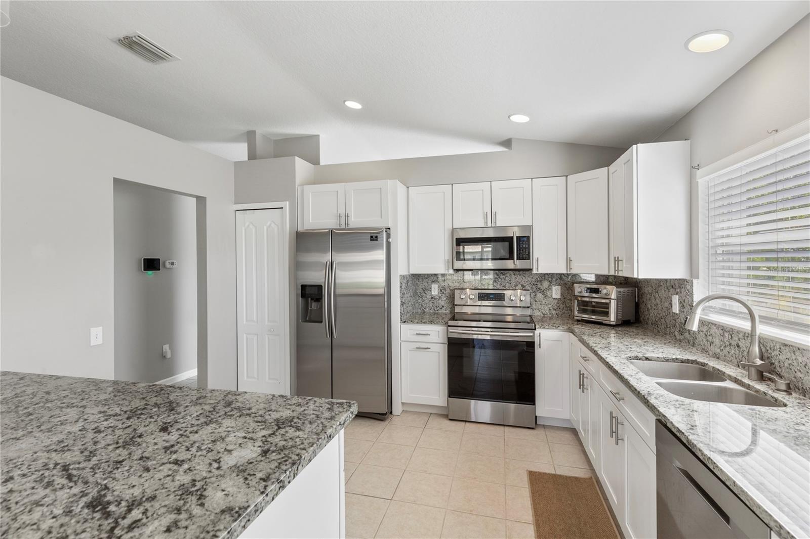 7619 CRESCENT PALM DR