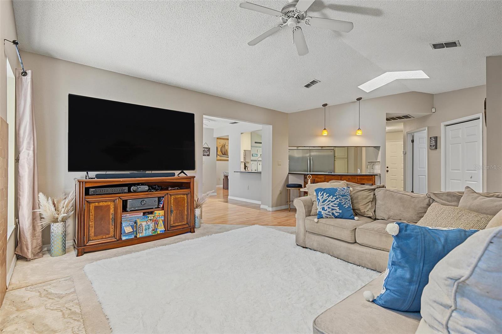3024 PINEVIEW DR