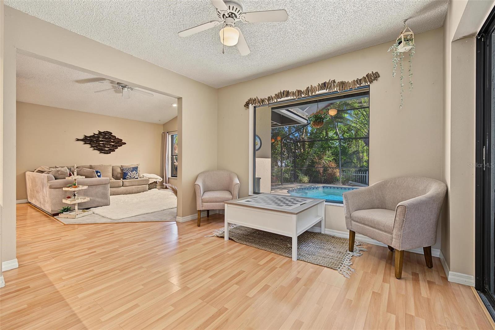 3024 PINEVIEW DR