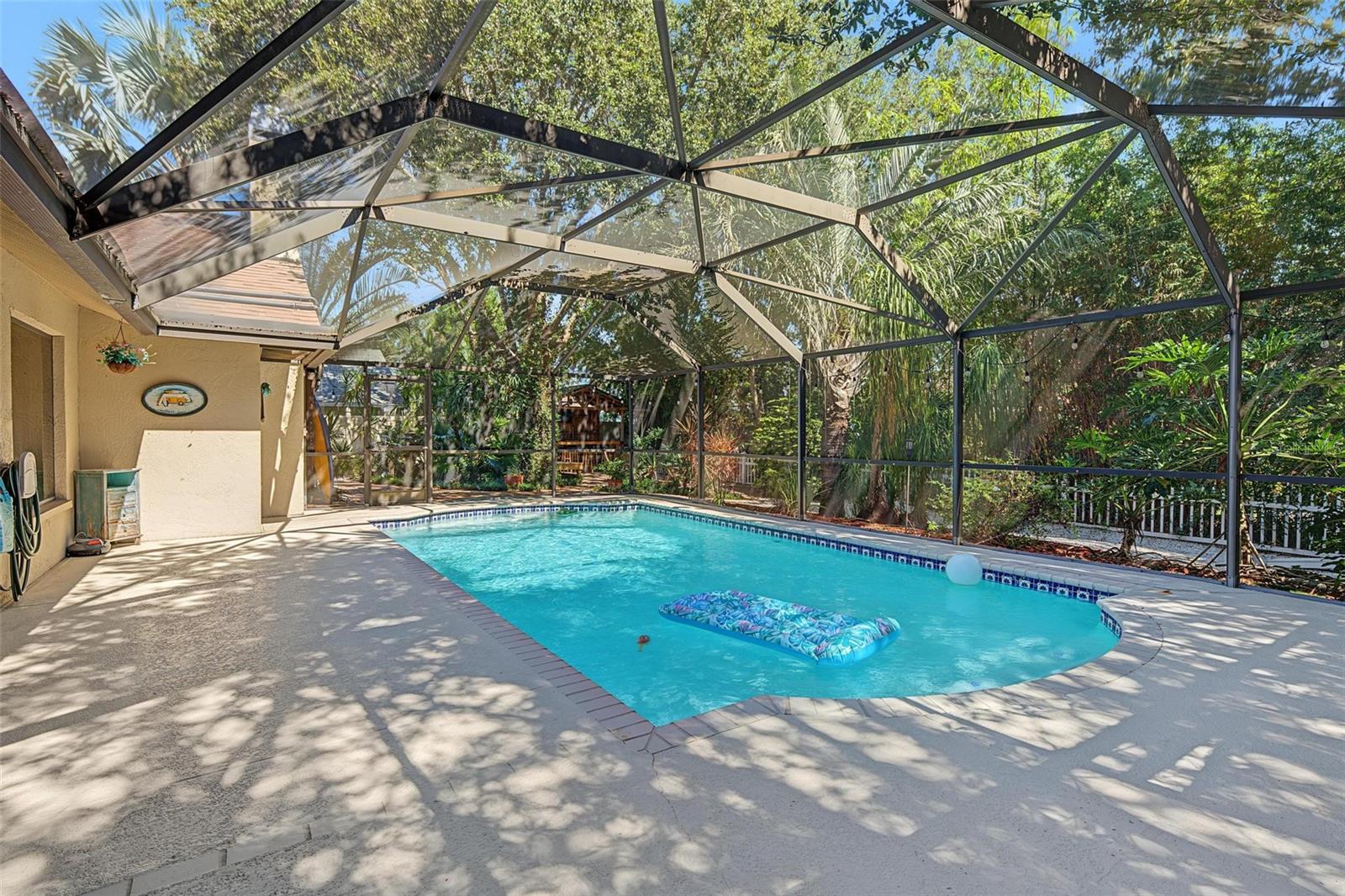 3024 PINEVIEW DR