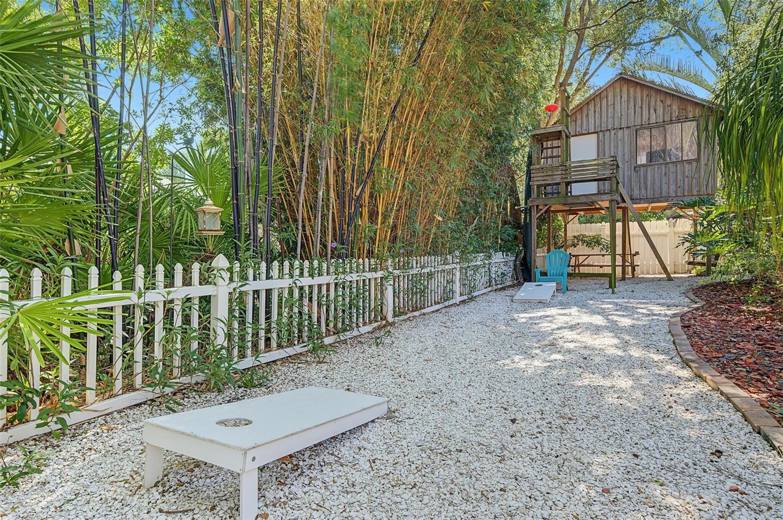 3024 PINEVIEW DR