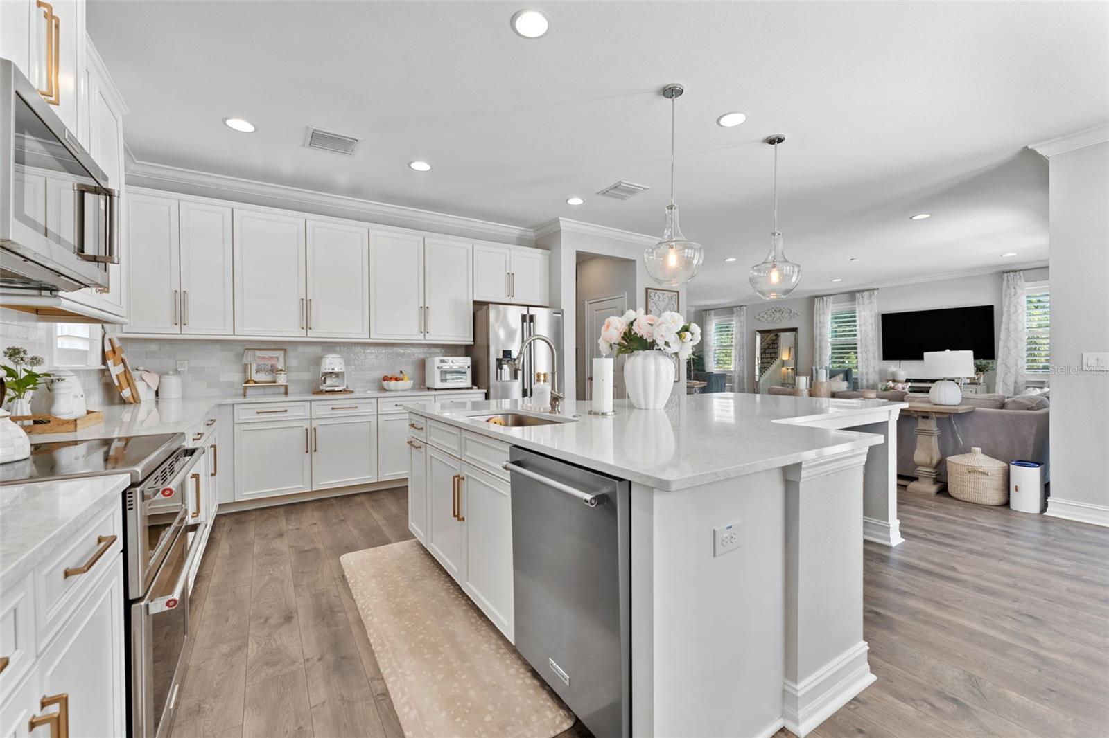 8010 RED ORCHARD CT