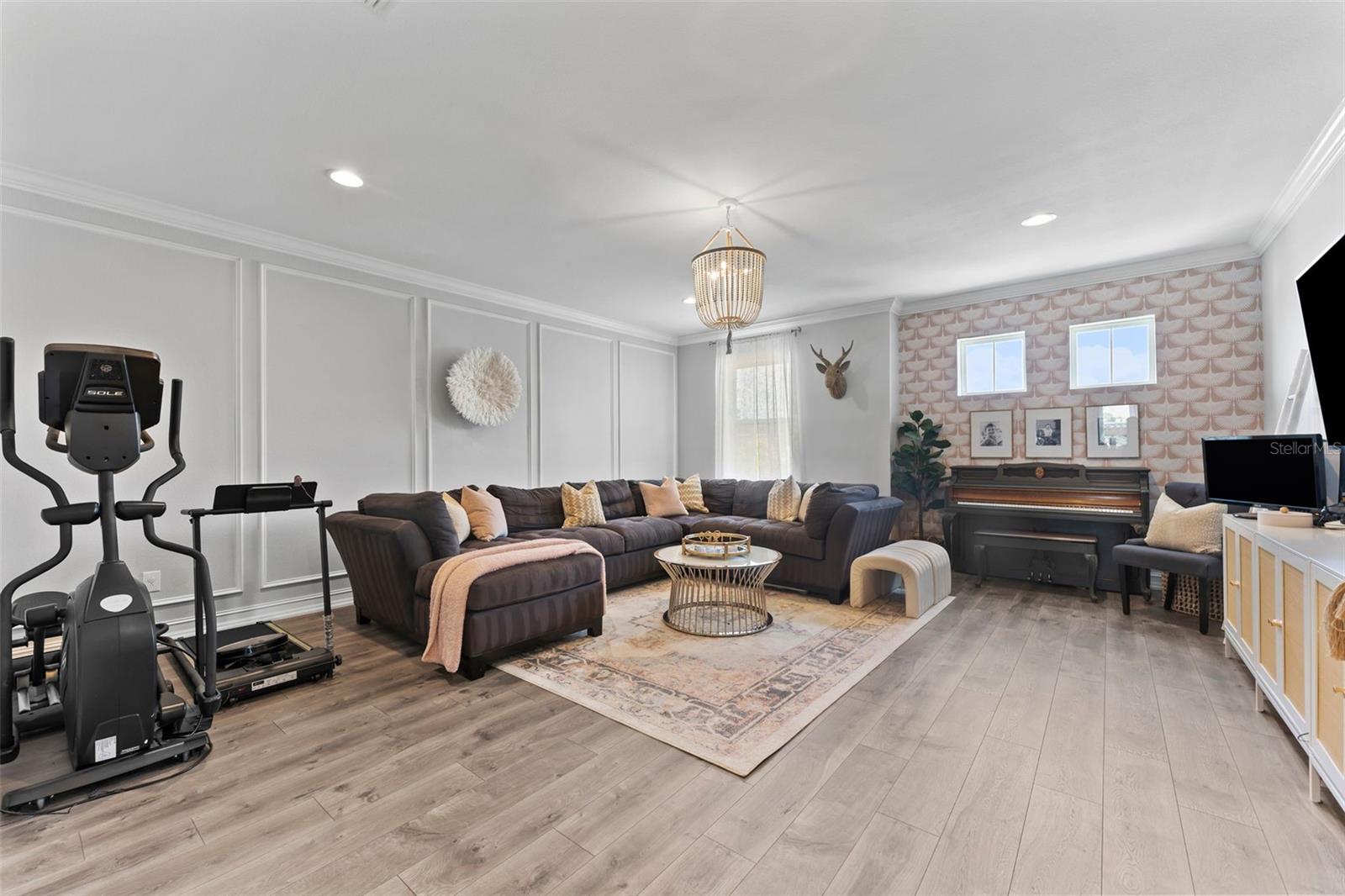 8010 RED ORCHARD CT