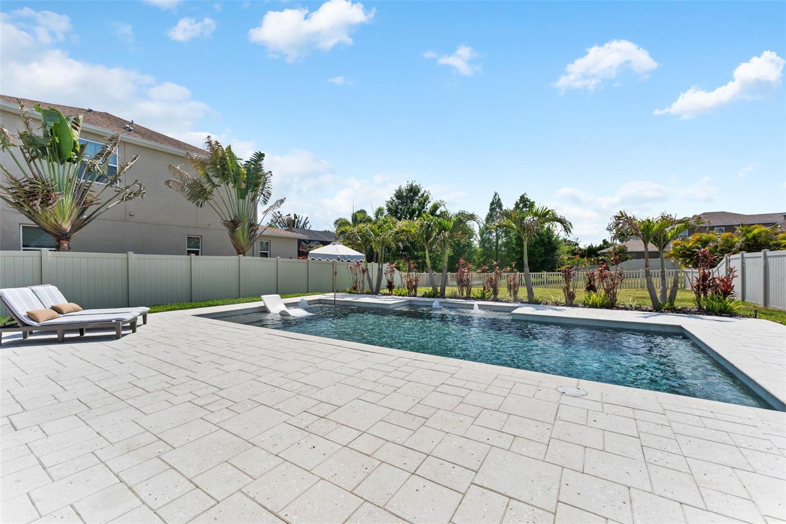 8010 RED ORCHARD CT