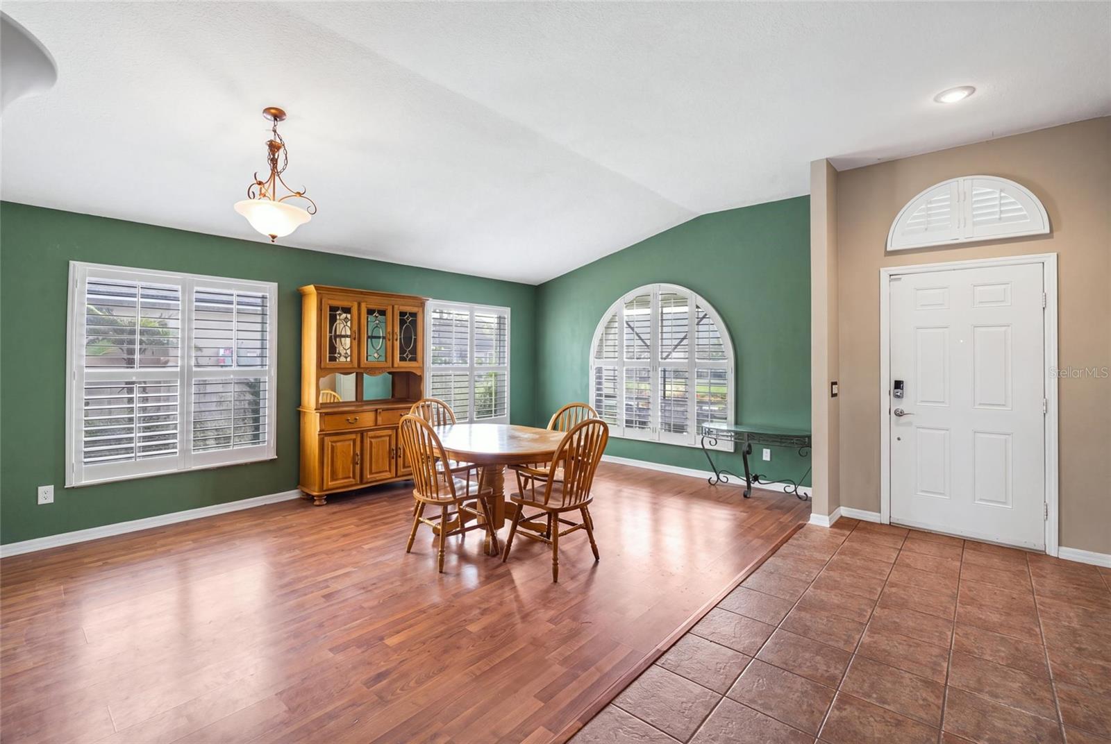 1401 LAKE SHORE RANCH DR